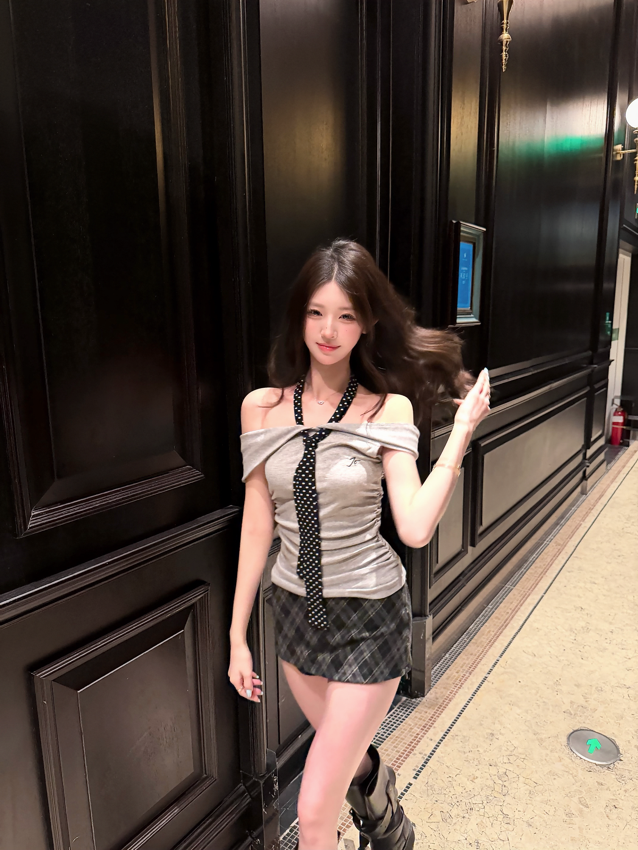 SiCii ice cake sweetheart pure desire hot girl polka dot tie one-shoulder T-halterneck design pleated slimming short top