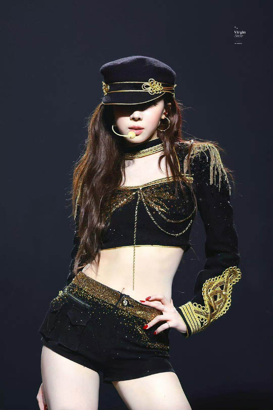 Heavyweight PURSUE FLORA new aespa with the same heavy industry haute couture diamond design model short top set
