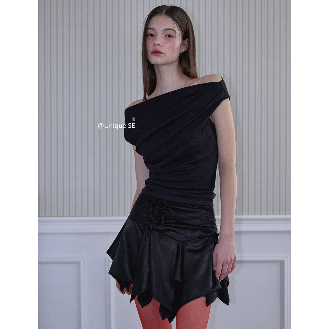 Unique SEI ellagross is the same Korean versatile off-the-shoulder neckline slim vest sleeveless top