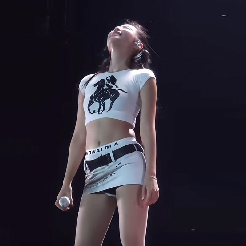 blackpink Kim Ji Ni Jennie's white printed short top T-shirt slim slimming short skirt hot girl outfit